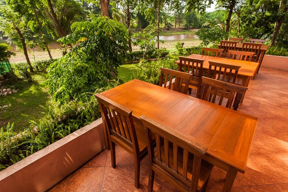 Riverhouse-The Teak House Mae Sariang Εξωτερικό φωτογραφία