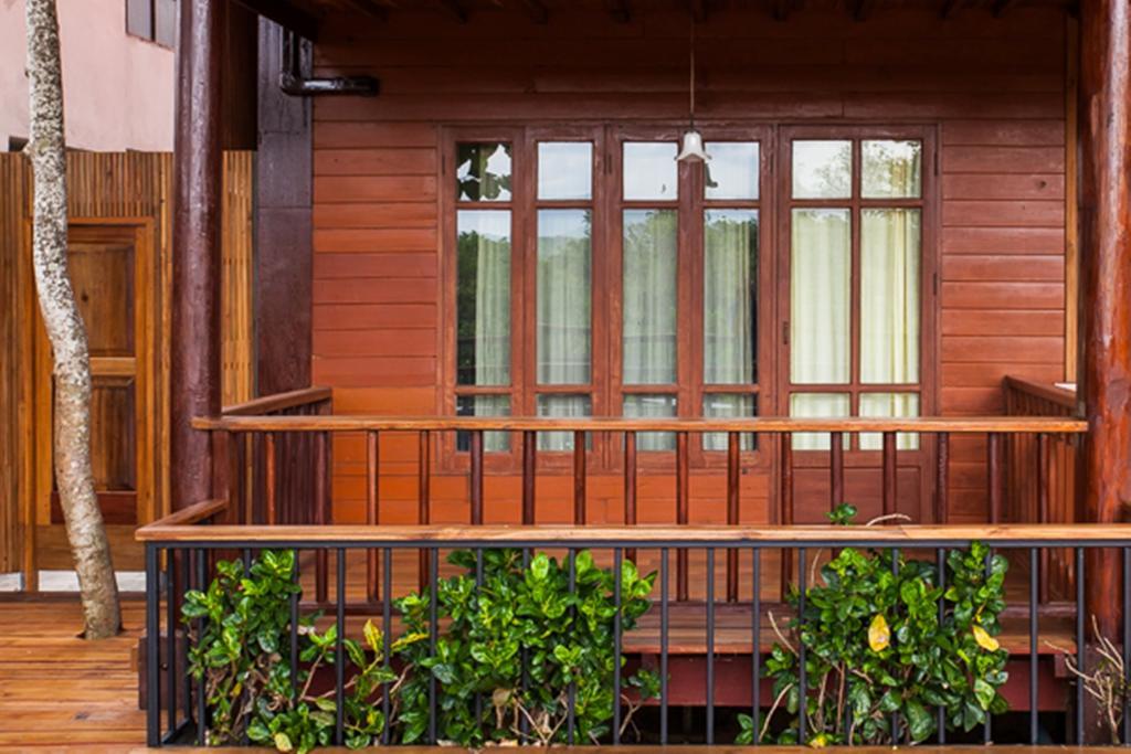 Riverhouse-The Teak House Mae Sariang Εξωτερικό φωτογραφία